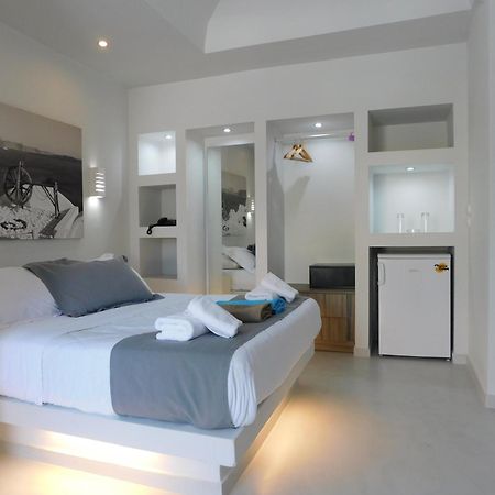 Perissa Beachfront Rooms Экстерьер фото
