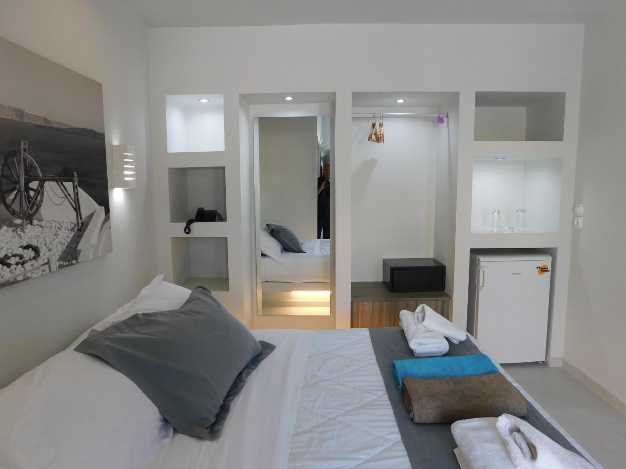Perissa Beachfront Rooms Экстерьер фото