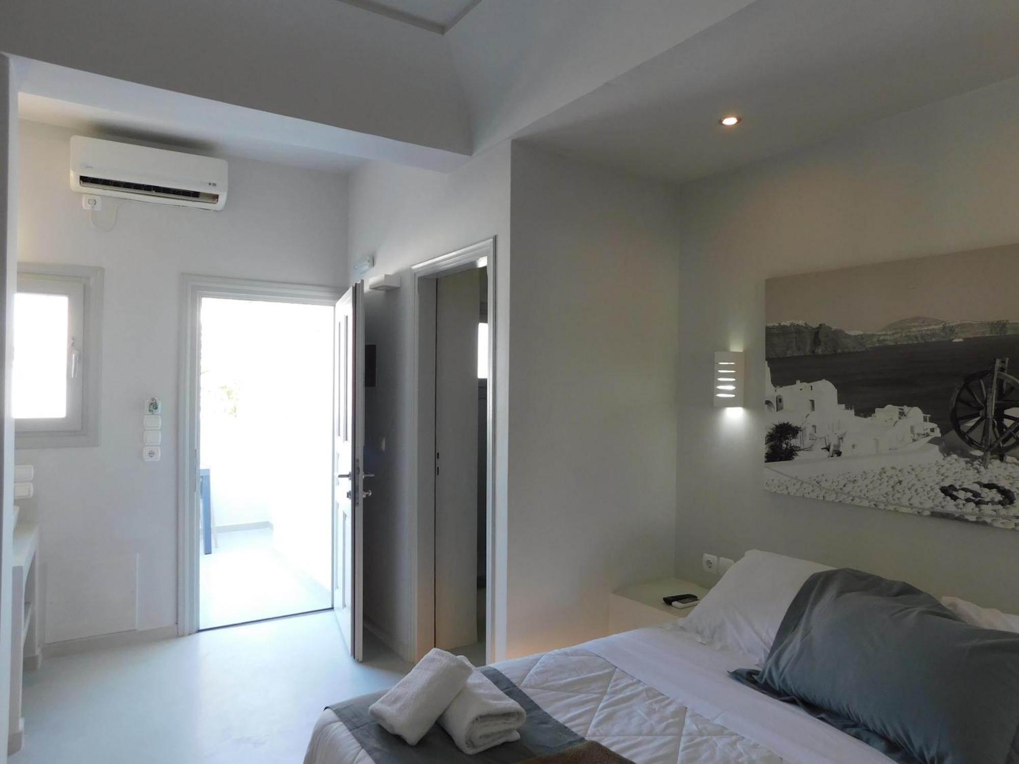 Perissa Beachfront Rooms Экстерьер фото