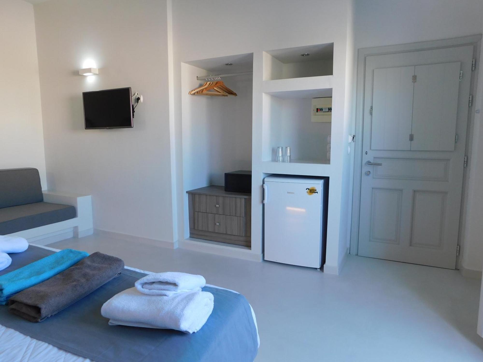 Perissa Beachfront Rooms Экстерьер фото
